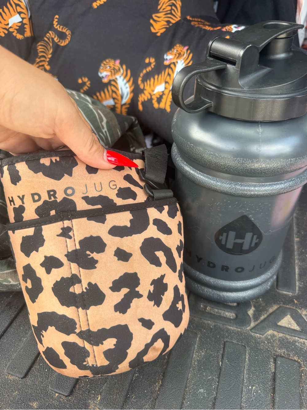 Gray HydroJug w/ Leopard Print Sleeve